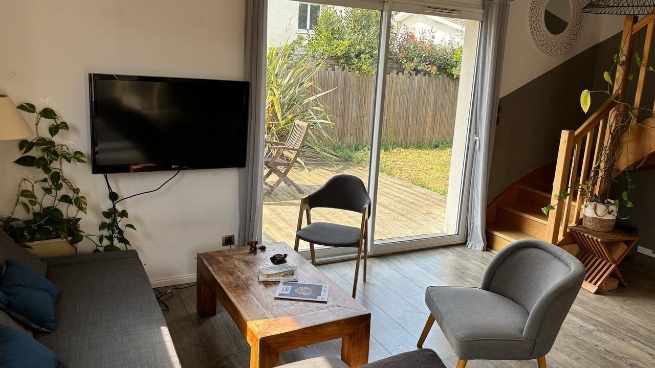 Photo of Livingroom in Saint-Medard-en-Jalles