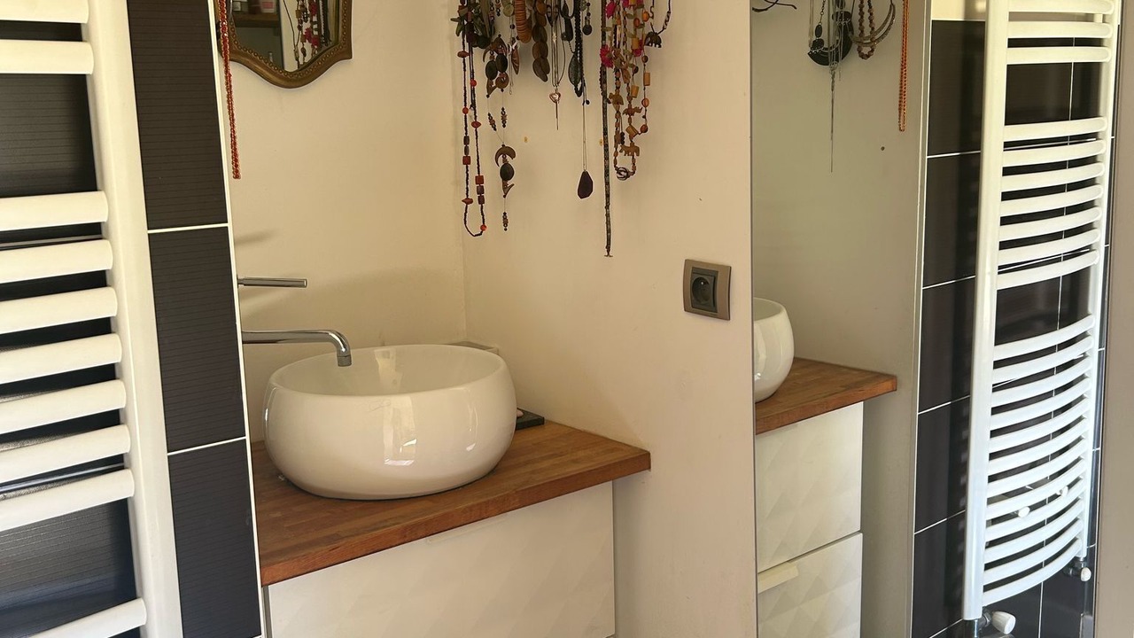 Photo of Bathroom in Saint-Medard-en-Jalles