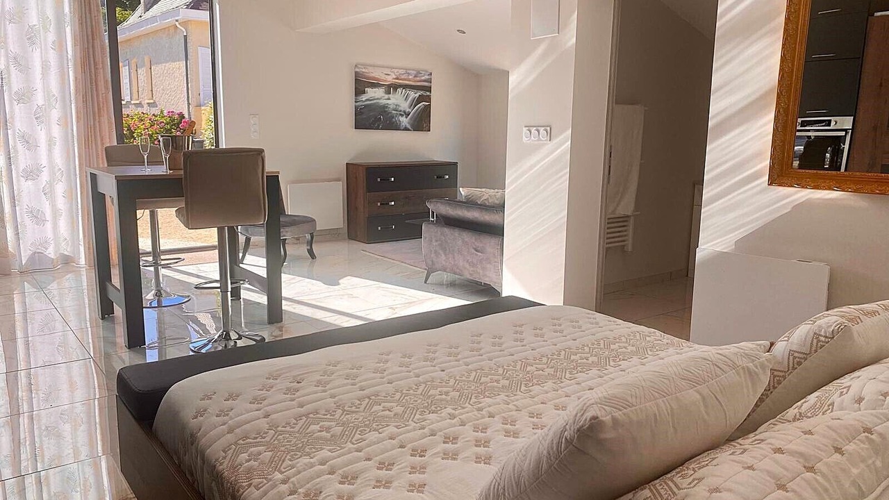 Photo of Bedroom in Saint-Julien-de-Lampon