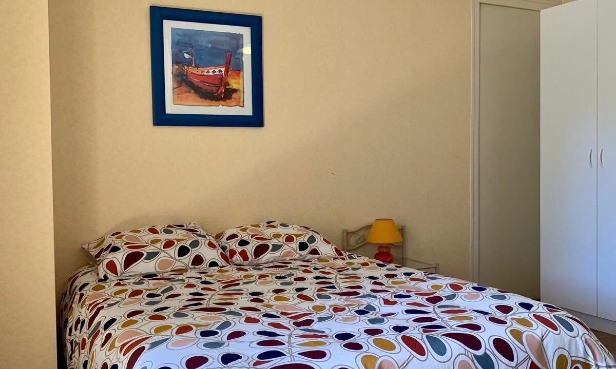 Photo of Bedroom in Saint-Julien-de-Lampon
