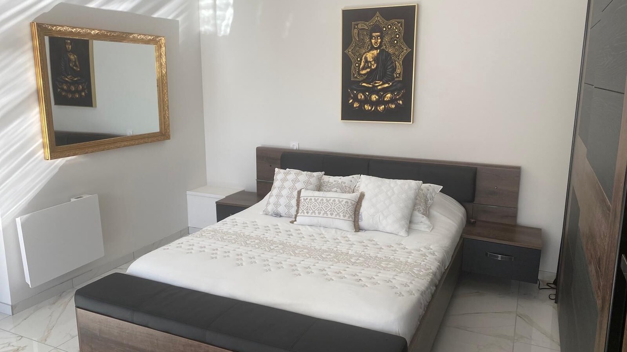 Photo of Bedroom in Saint-Julien-de-Lampon
