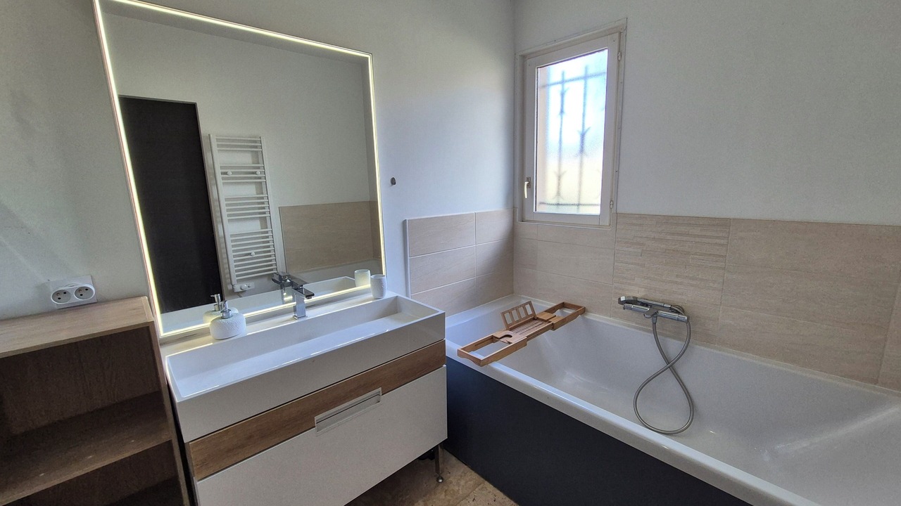 Photo of Bathroom in Saint-Medard-en-Jalles
