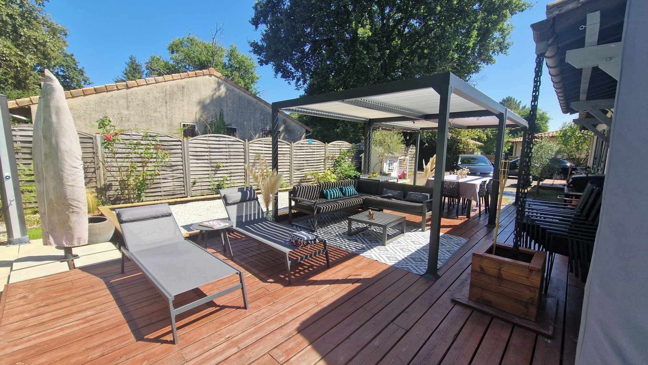 Photo of Patio Balcony in Saint-Medard-en-Jalles