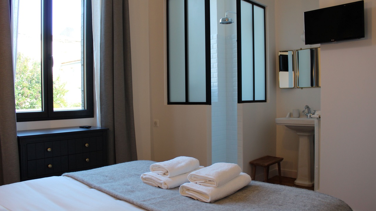 Photo of Bedroom in La Rochelle City Centre