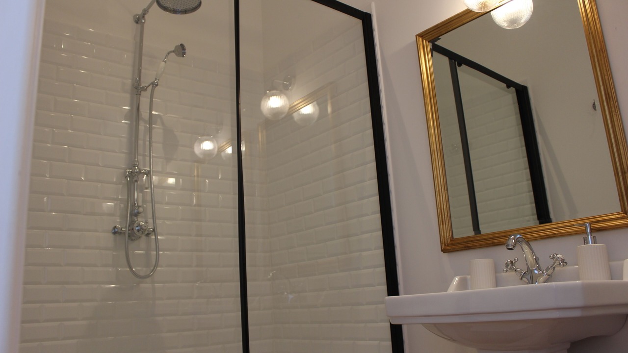 Photo of Bathroom in La Rochelle City Centre