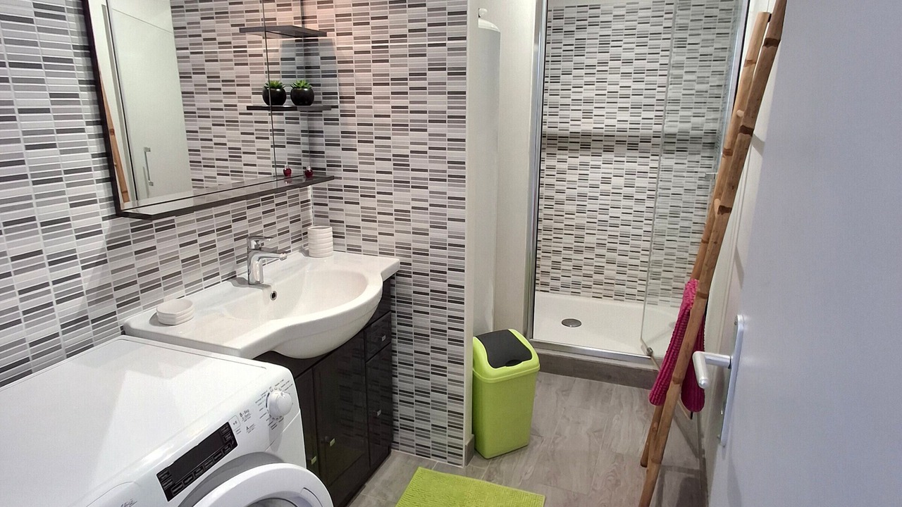 Photo of Bathroom in Port District
