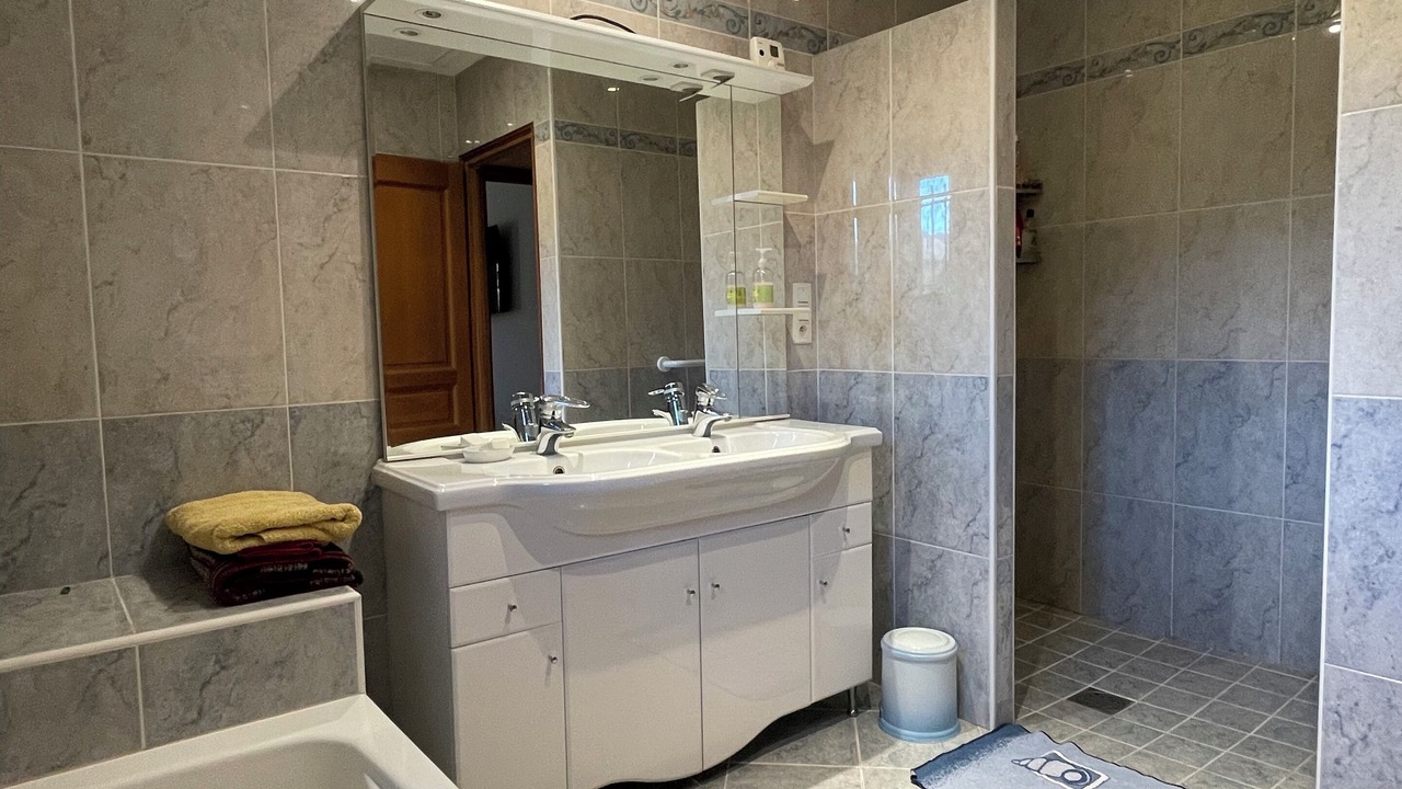 Photo of Bathroom in Beaumes-de-Venise