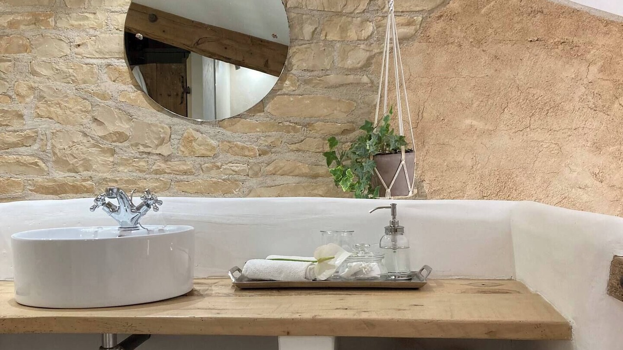 Photo of Bathroom in Mansle