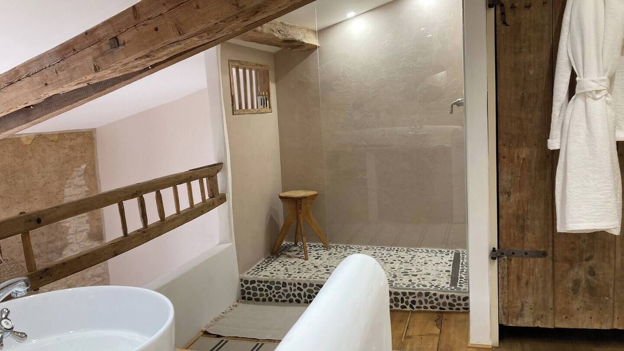 Photo of Bathroom in Mansle