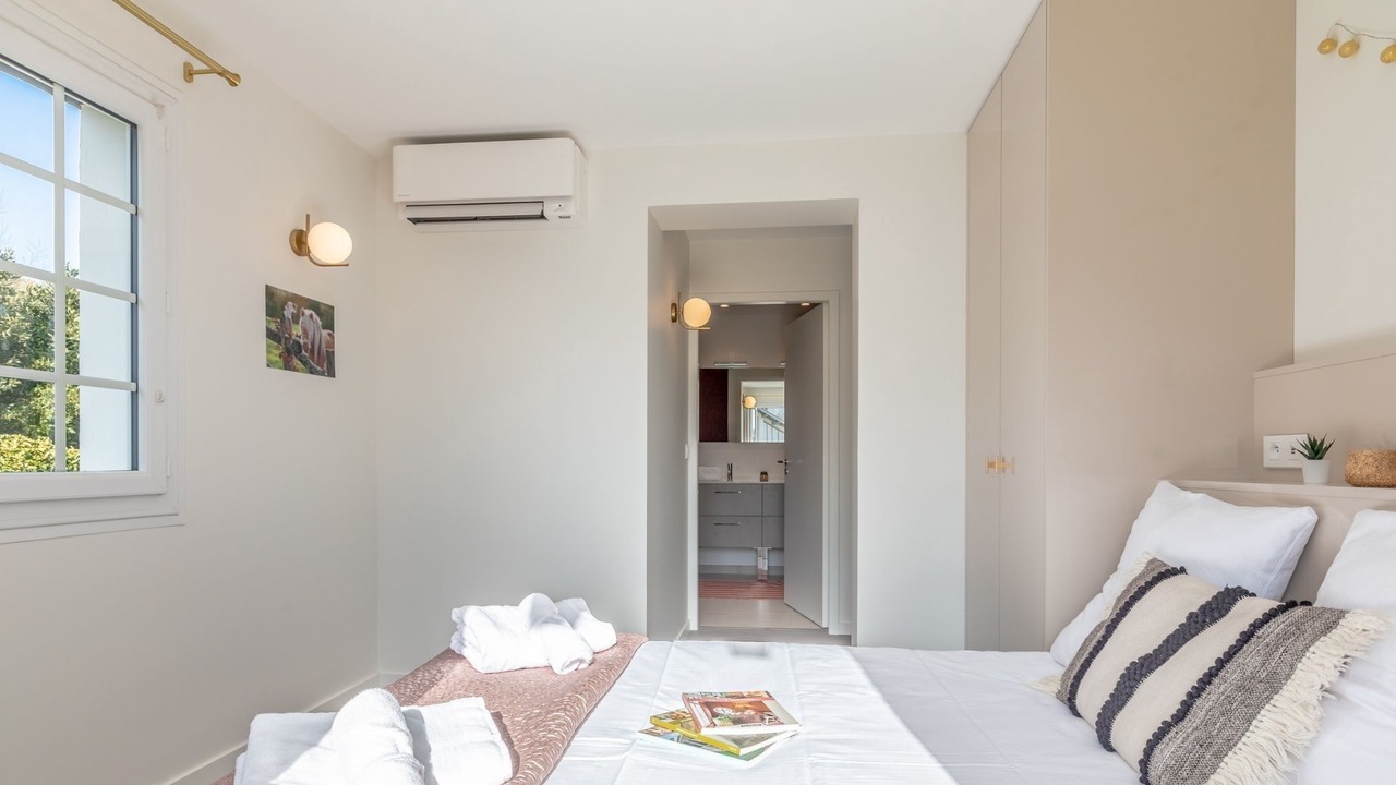 Photo of Bedroom in Saint-Jean-de-Luz