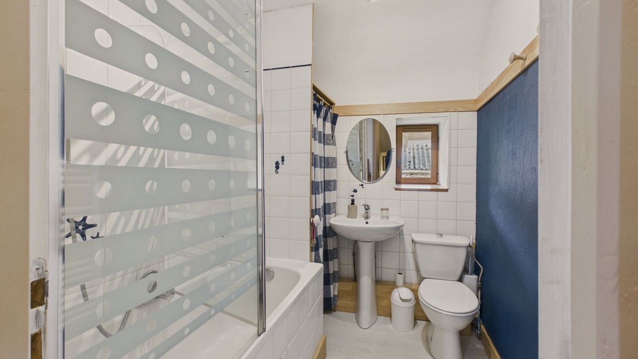 Photo of Bathroom in Valojoulx