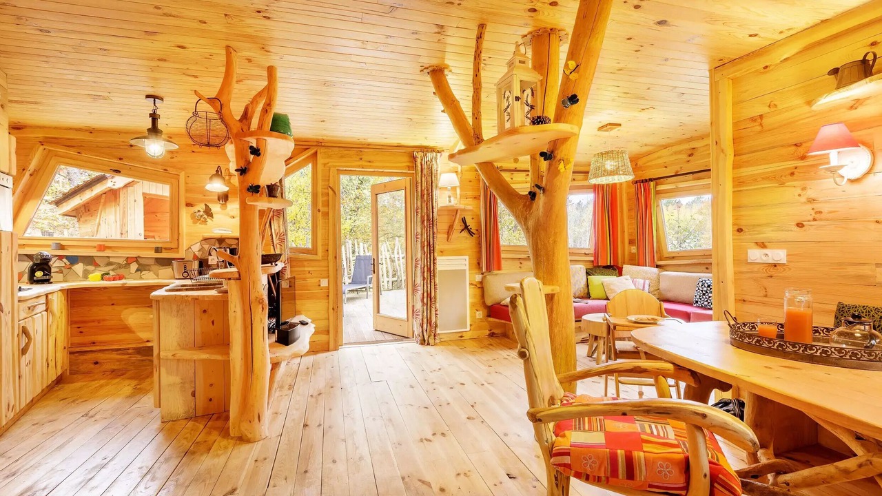 Photo of Livingroom in Curcay-sur-Dive