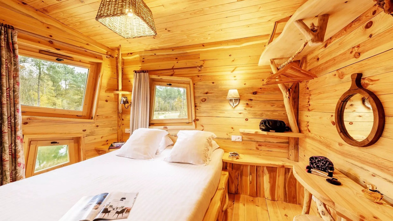 Photo of Bedroom in Curcay-sur-Dive
