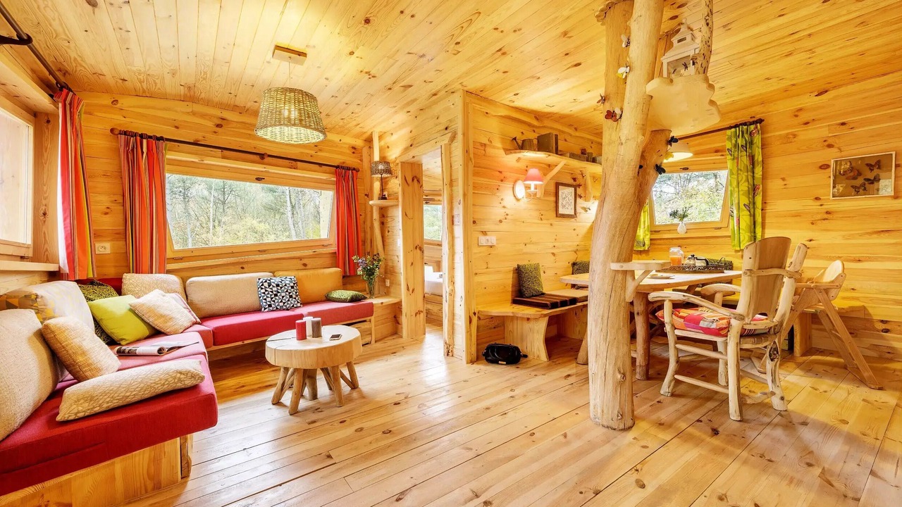 Photo of Livingroom in Curcay-sur-Dive