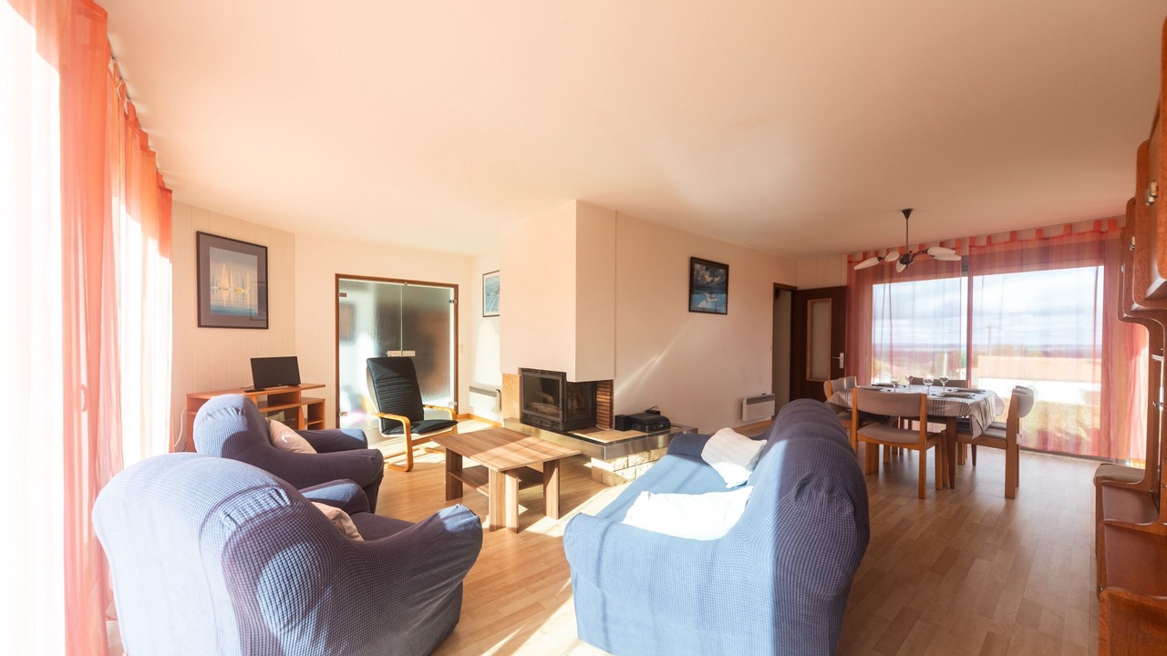 Photo of Livingroom in LAbsie