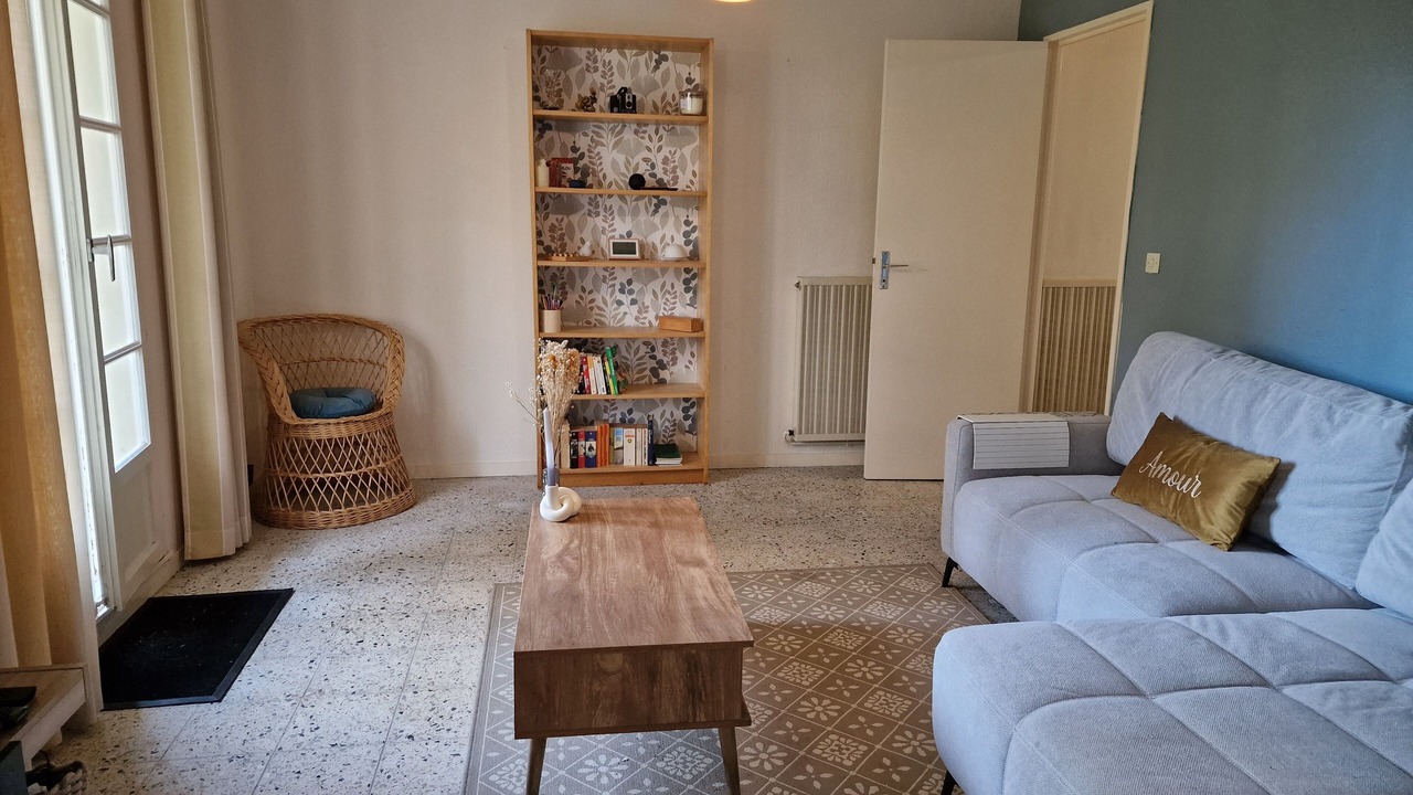 Photo of Livingroom in Saint-Julien-de-Lampon