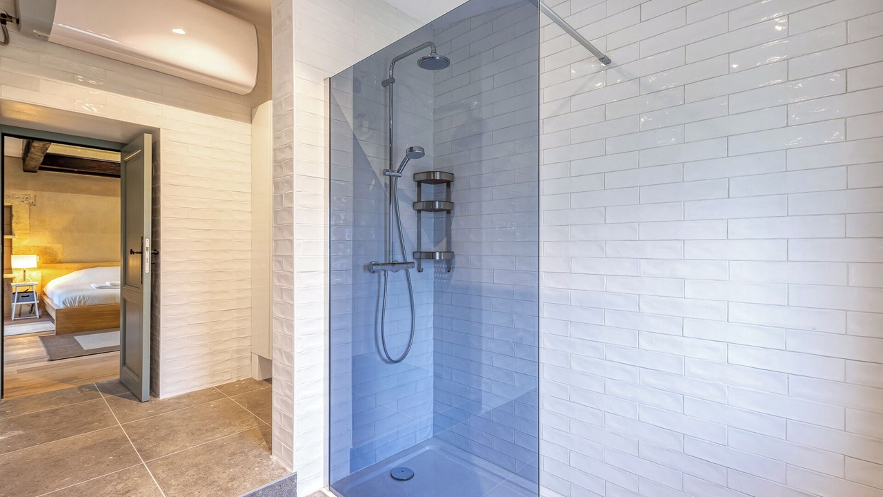 Photo of Bathroom in Guillac