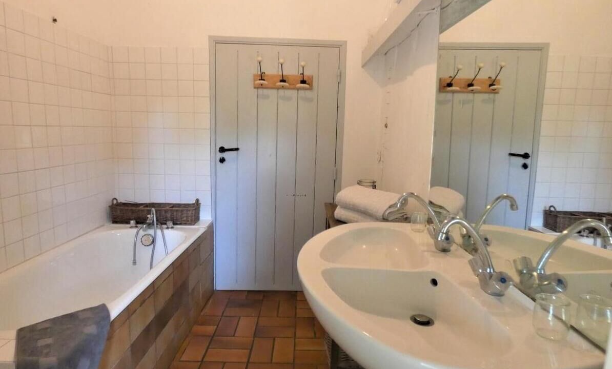 Photo of Bathroom in Commensacq