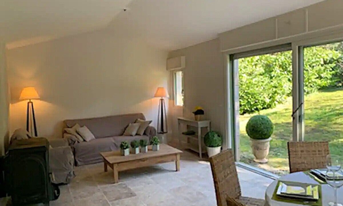 Photo of Livingroom in Bourrou