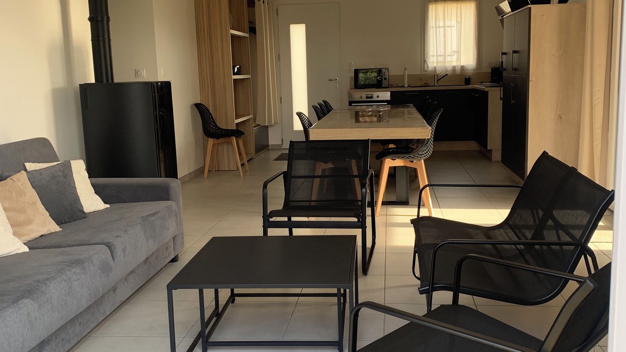 Photo of Livingroom in Vendeuvre-du-Poitou