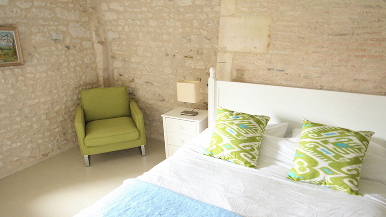 Photo of Bedroom in Reaux