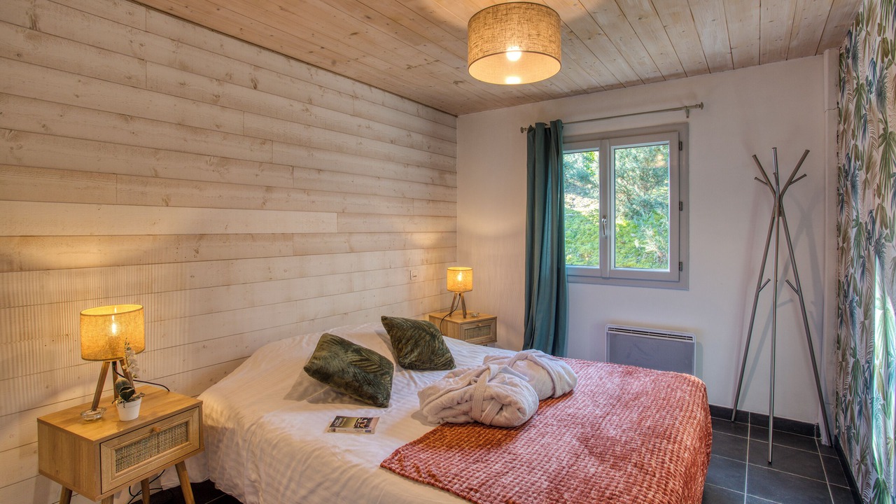 Photo of Bedroom in Saint-Cybranet