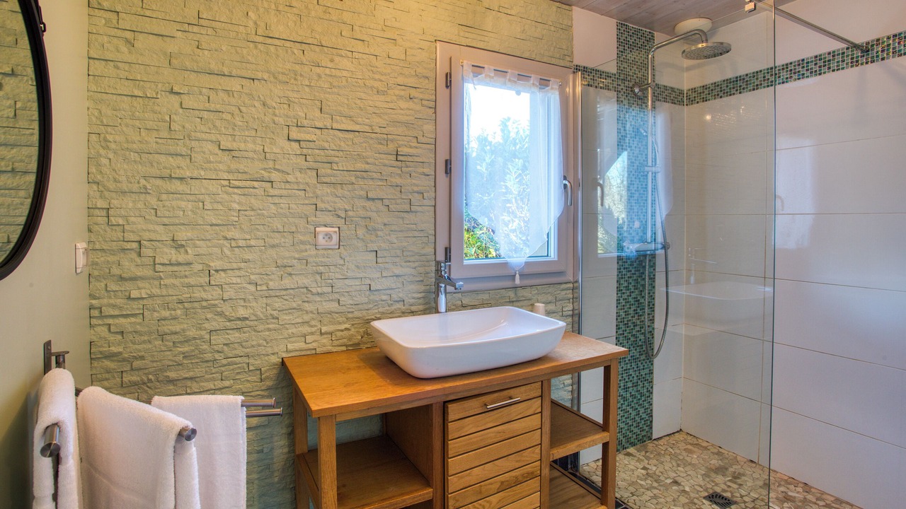 Photo of Bathroom in Saint-Cybranet