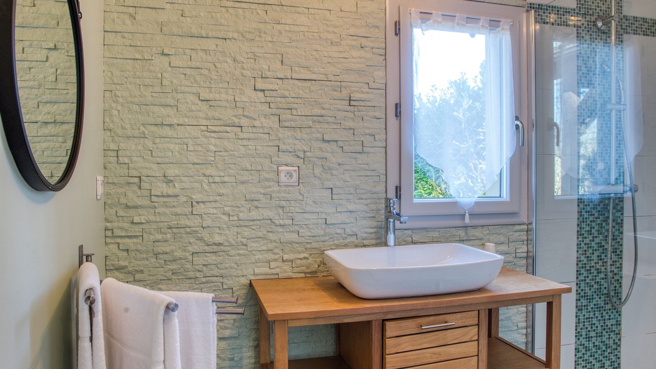 Photo of Bathroom in Saint-Cybranet