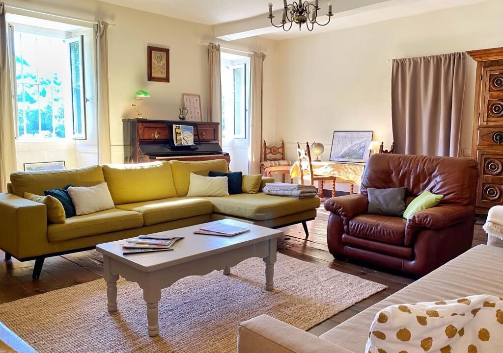 Photo of Livingroom in Issor