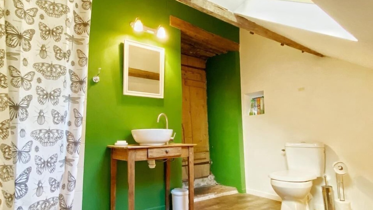 Photo of Bathroom in Issor