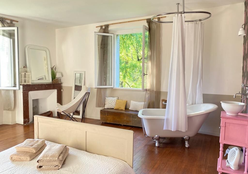 Photo of Bedroom in Issor