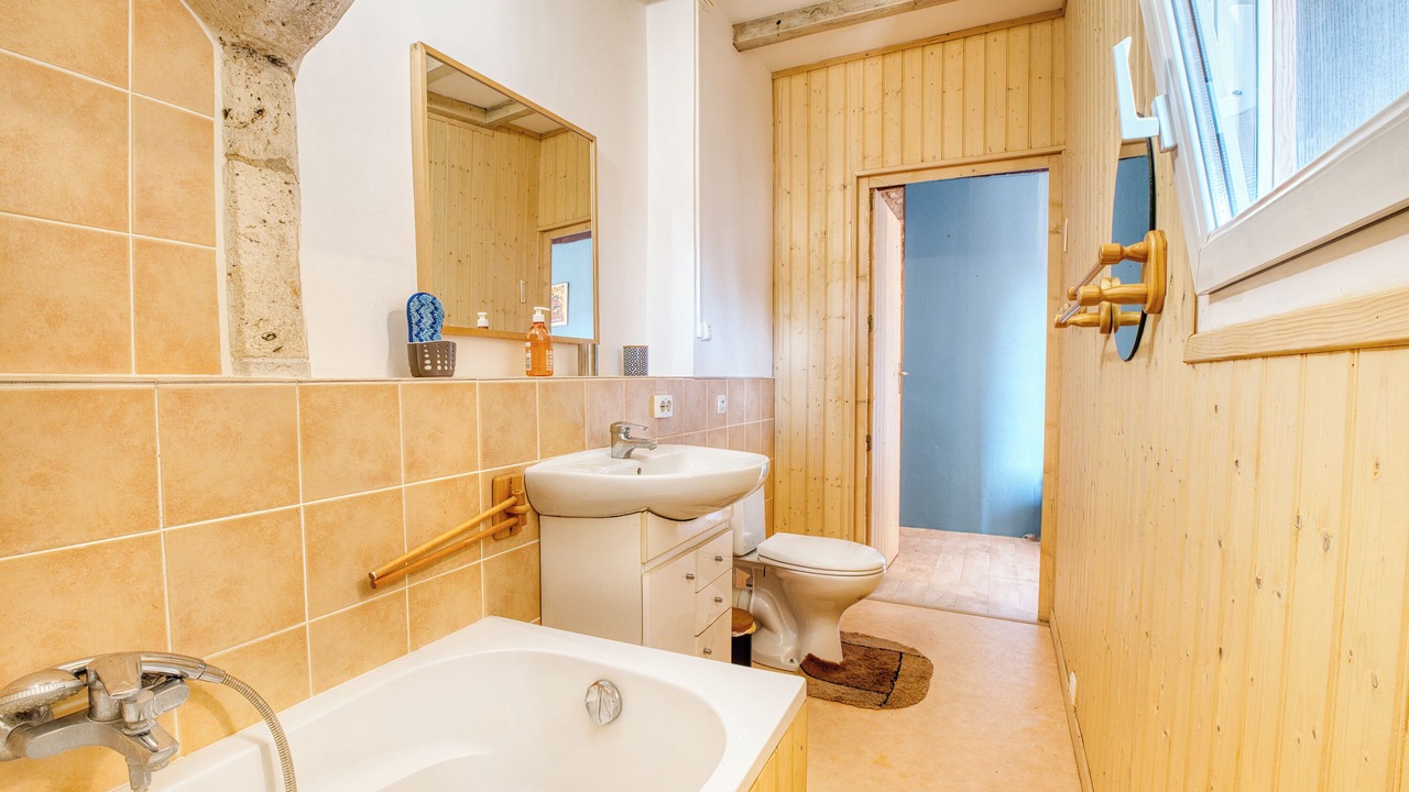 Photo of Bathroom in Festalemps