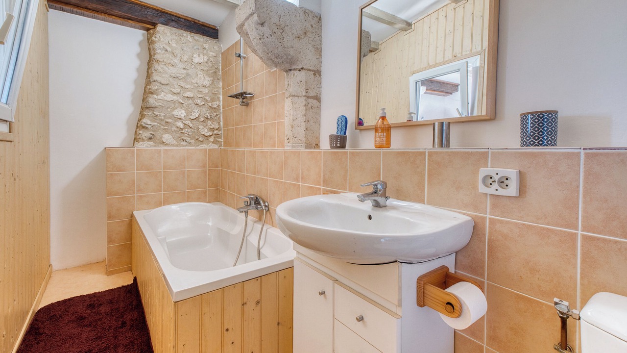 Photo of Bathroom in Festalemps