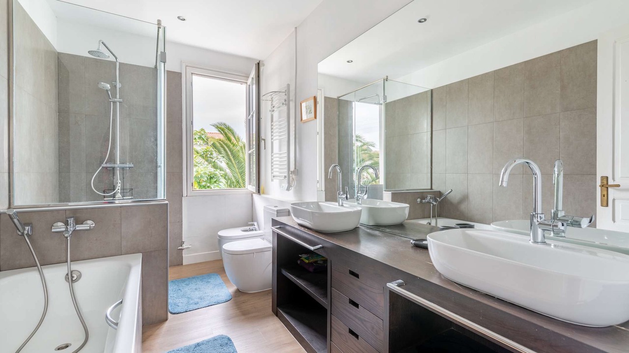Photo of Bathroom in Hendaye