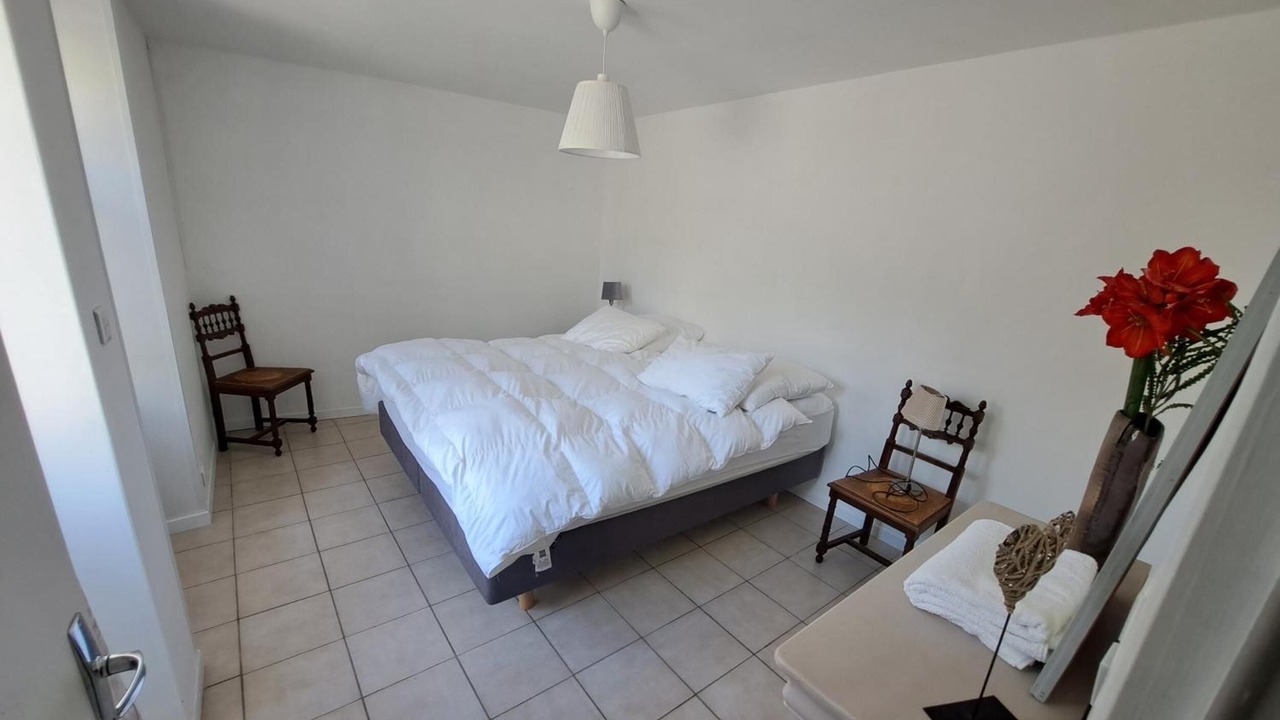 Photo of Bedroom in Rouille