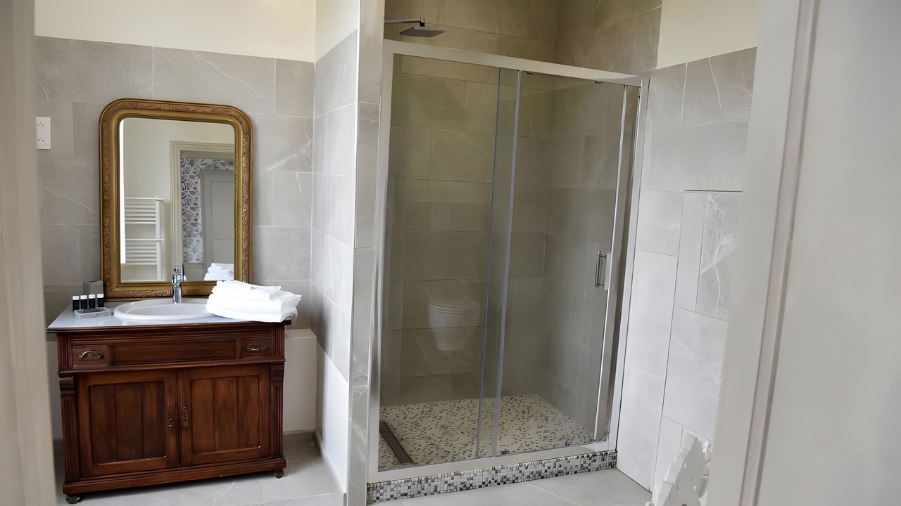 Photo of Bathroom in Rouille