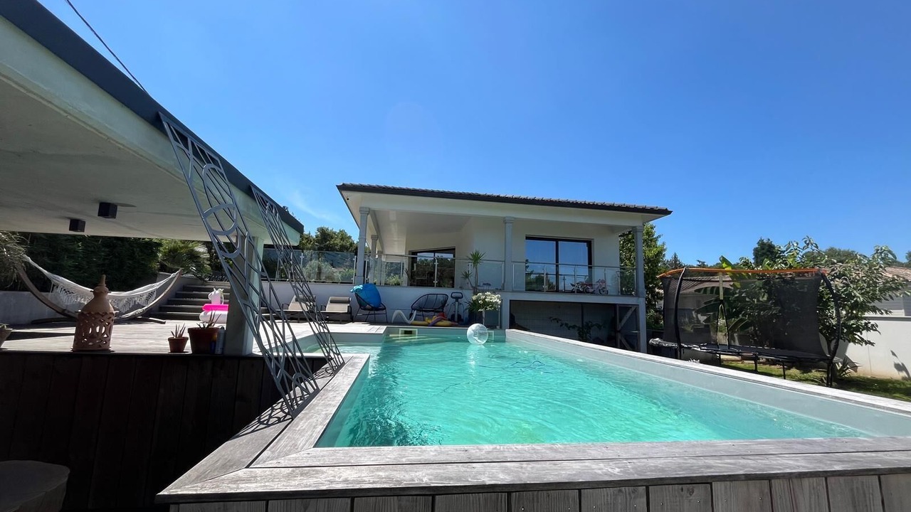 Photo of Outdoor in Camblanes-et-Meynac