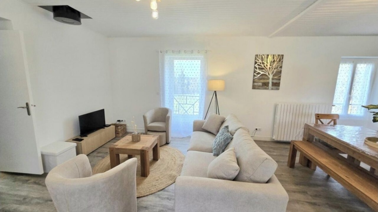 Photo of Livingroom in Savignac-Ledrier