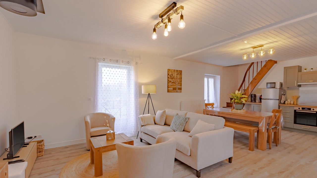 Photo of Livingroom in Savignac-Ledrier