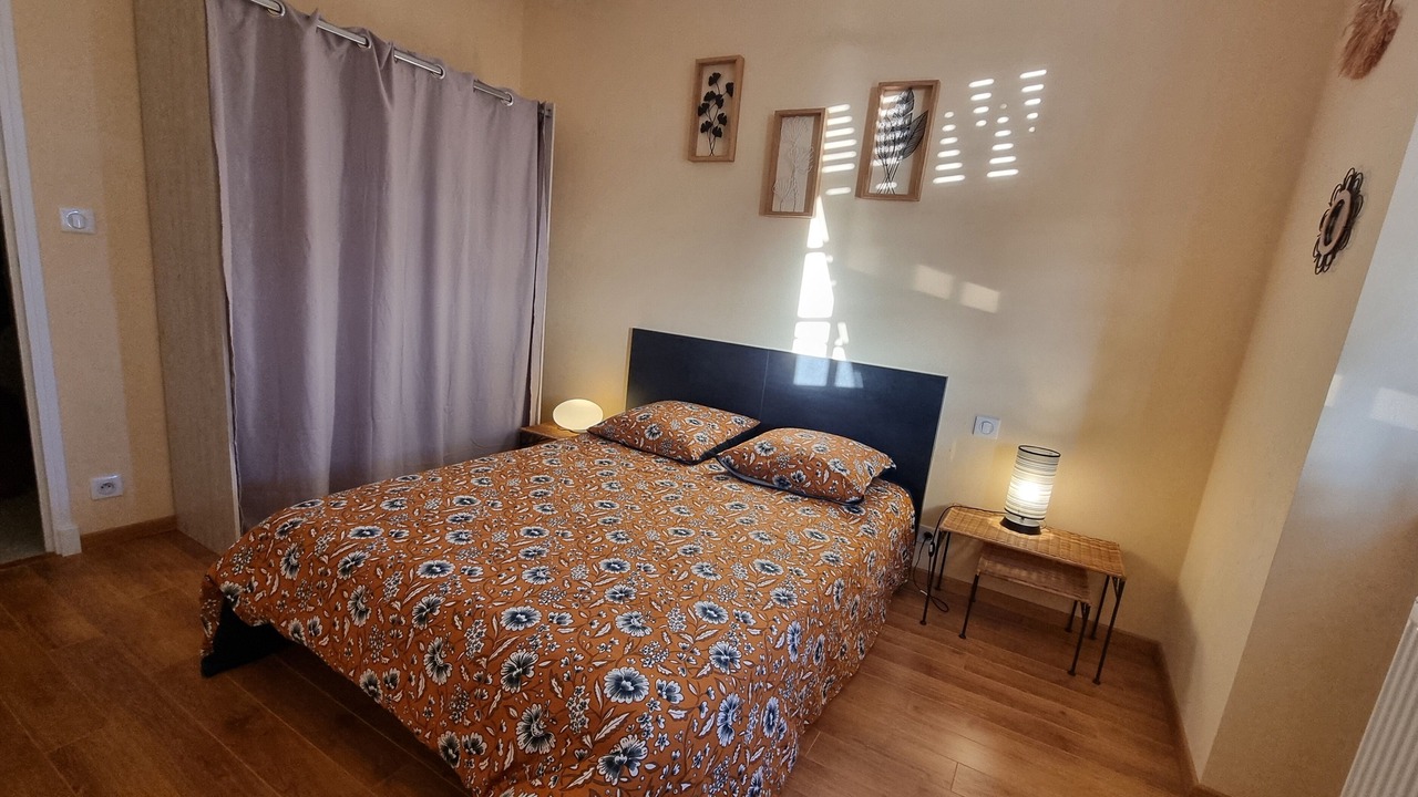 Photo of Bedroom in Cosnac