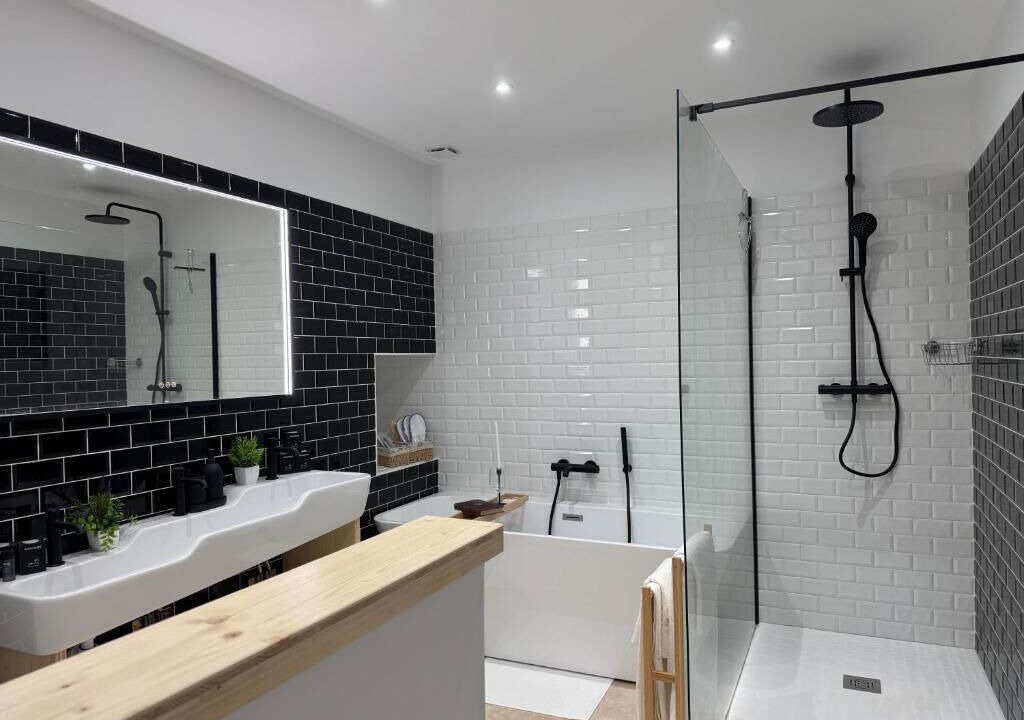 Photo of Bathroom in Naujan-et-Postiac