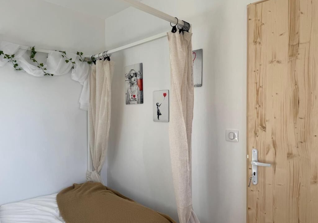 Photo of Bedroom in Naujan-et-Postiac