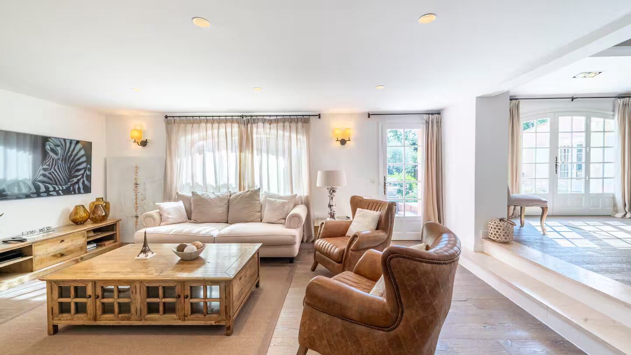 Photo of Livingroom in Saint-Paul-en-Foret
