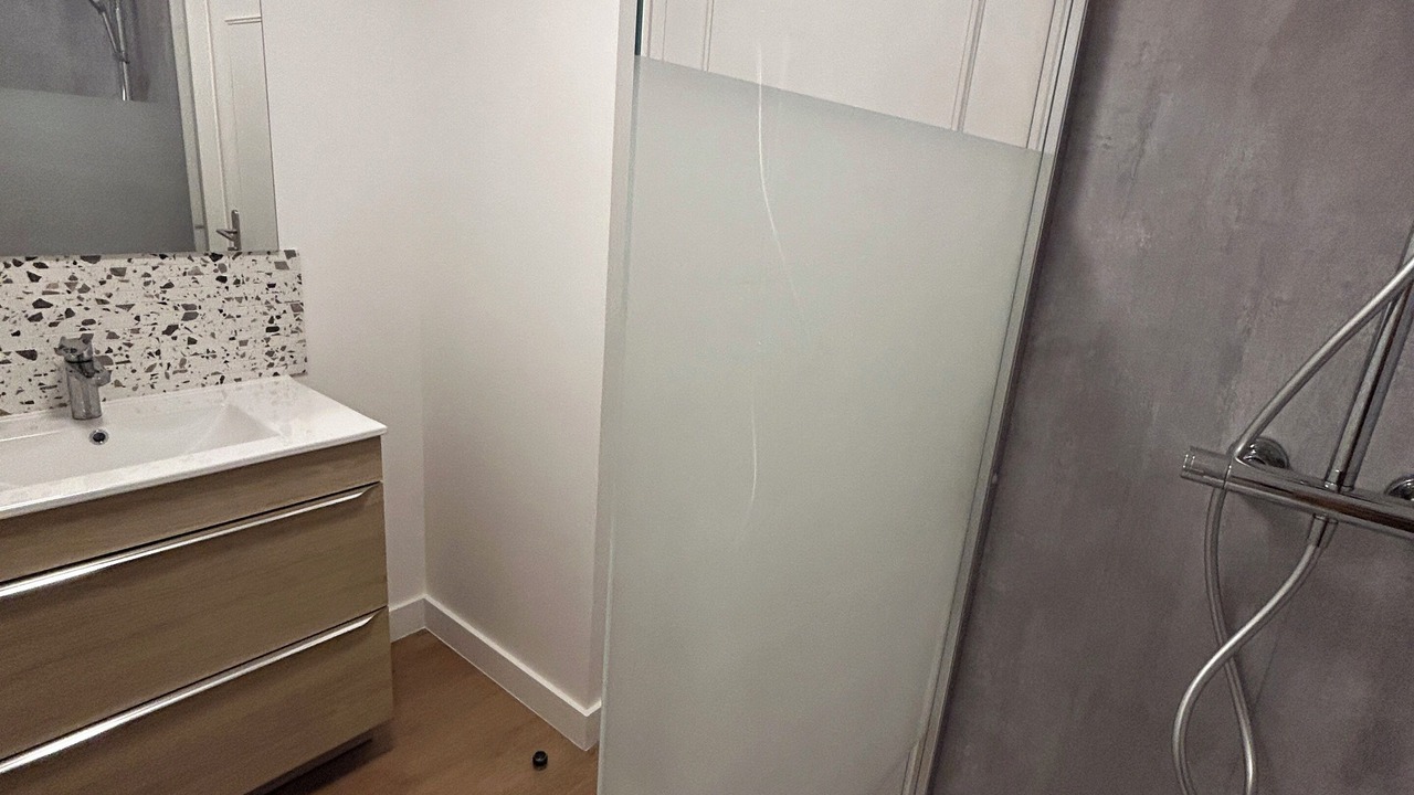 Photo of Bathroom in Fontaine-le-Comte