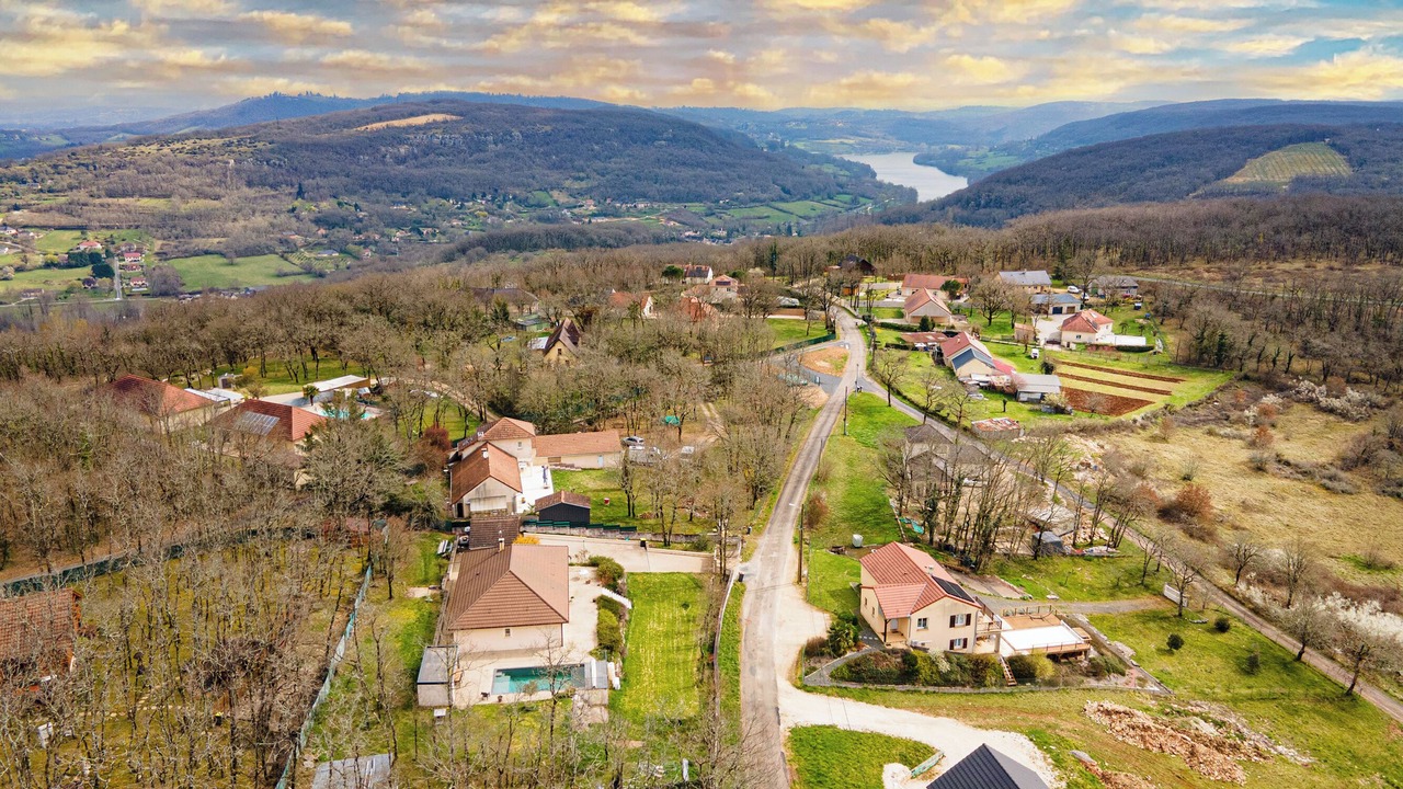 Photo of Outdoor in Saint-Cernin-de-Larche