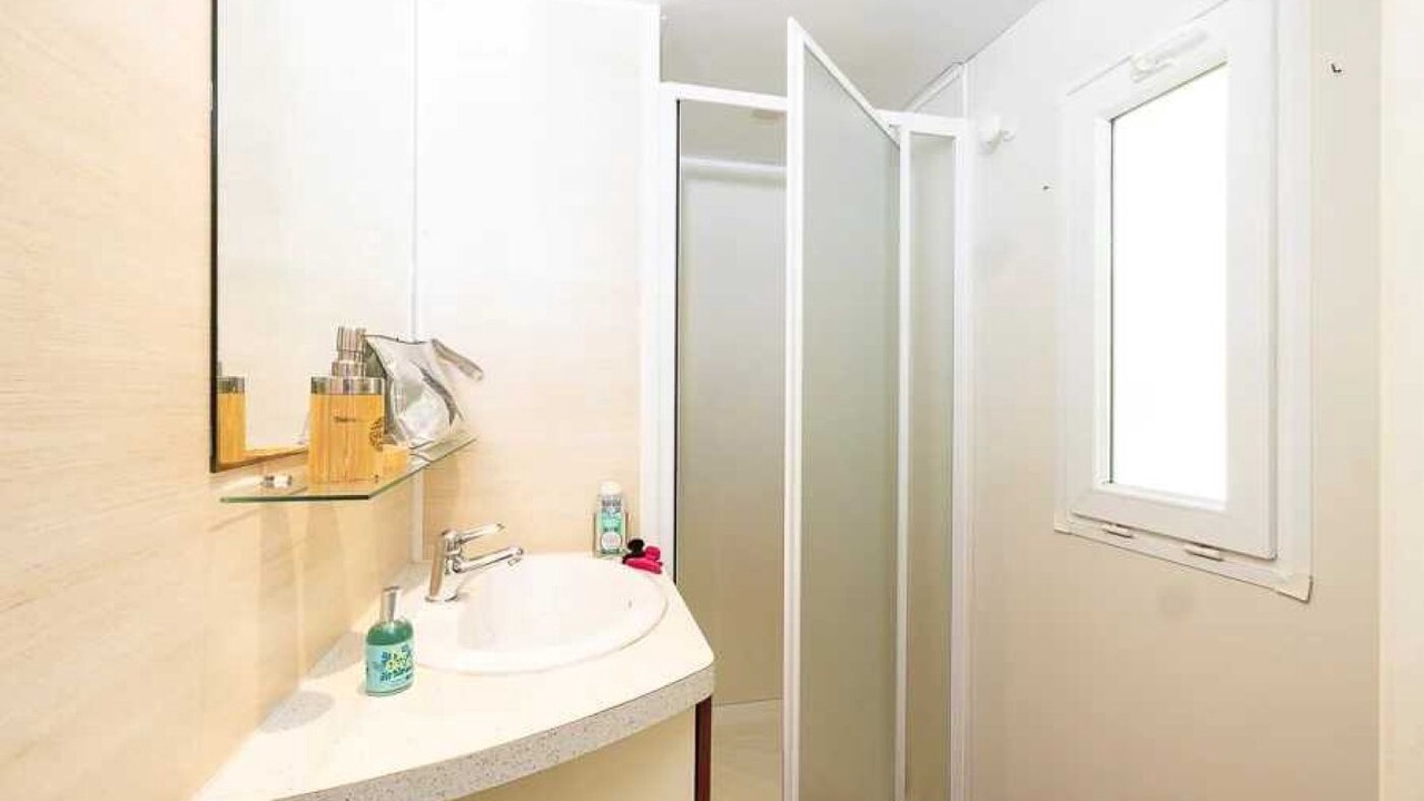 Photo of Bathroom in Montpon-Menesterol