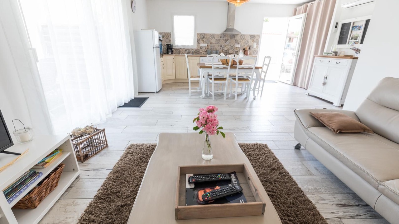 Photo of Livingroom in Sabres