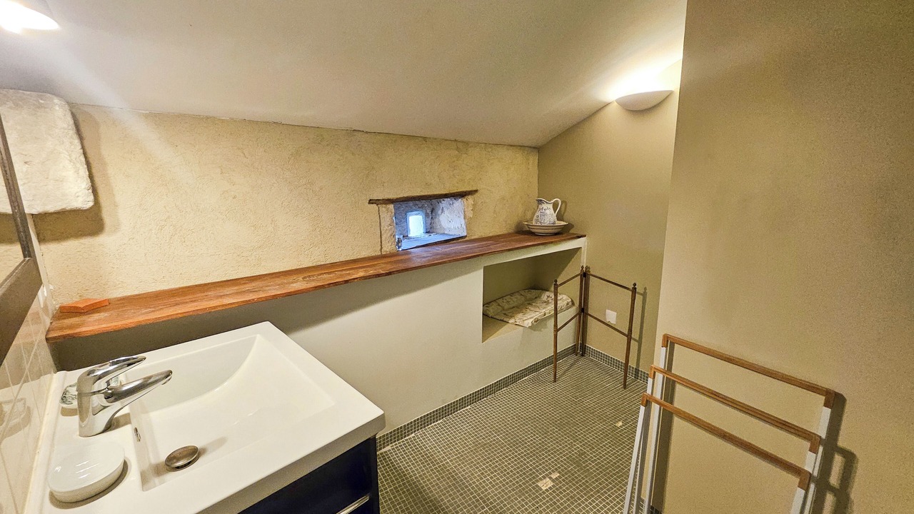Photo of Bathroom in Pillac