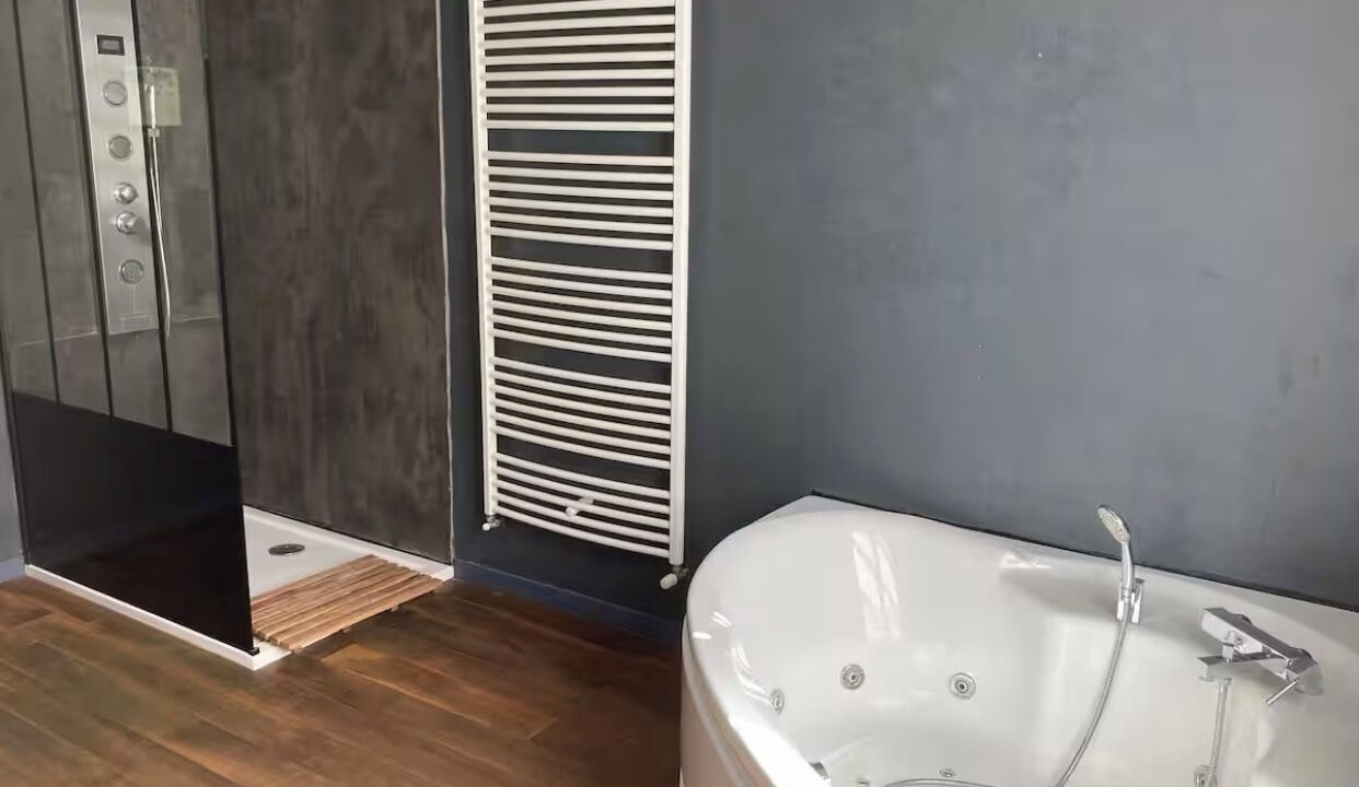 Photo of Bathroom in Sainte-Foy-la-Grande