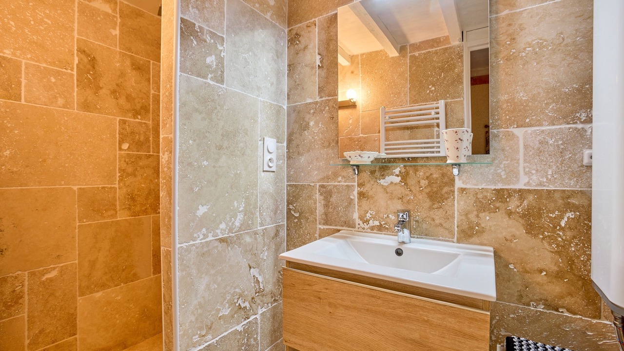 Photo of Bathroom in Thenac